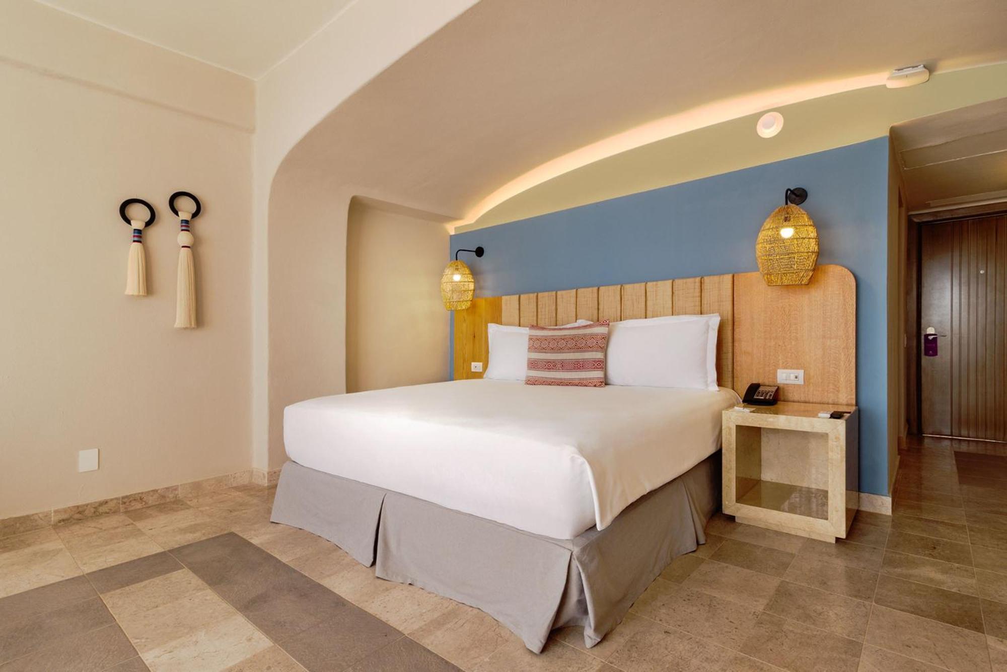 Отель Camino Real Acapulco Diamante Экстерьер фото A bedroom at the Iberostar Grand Hotel at Playa Paraíso, Tenerife